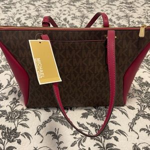 Michael Kors  - color Brown